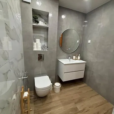 Sis Apartament Warna